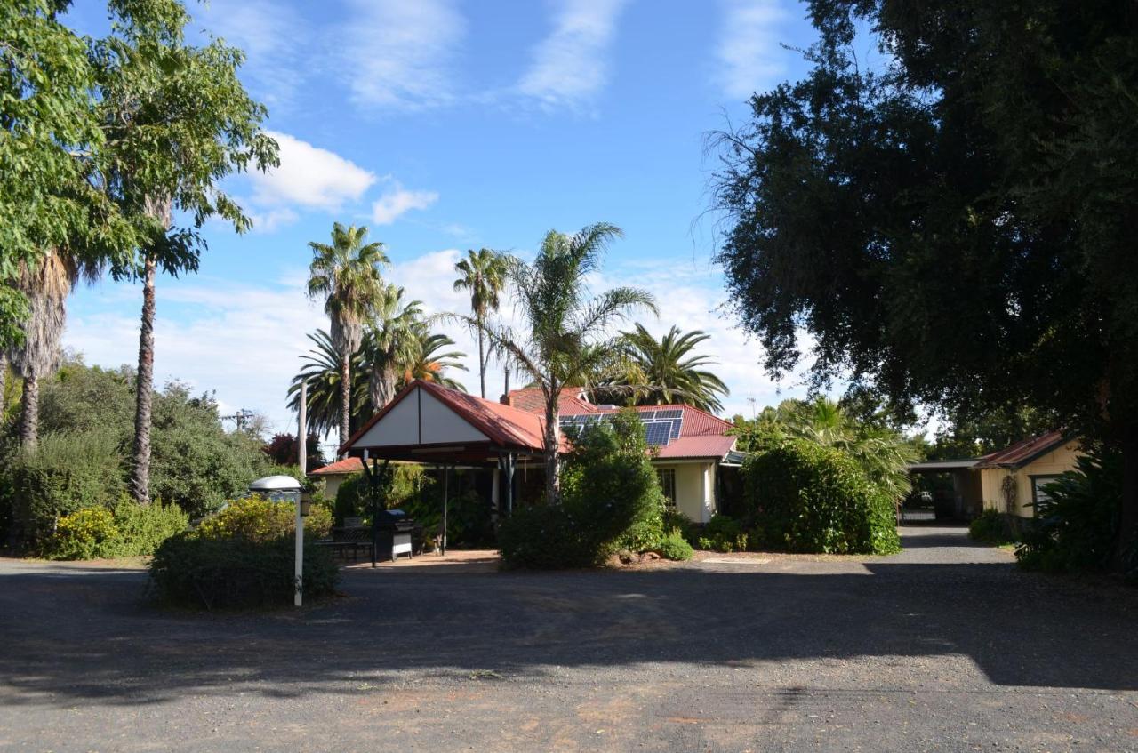 Bungalow Motel Gilgandra Exterior photo